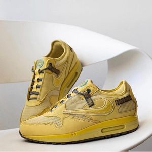 Nike Air max - Travis Scott  Size 11